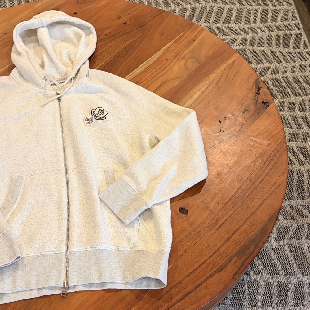 ✈️ Used Men’s Moncler zip up hoodie